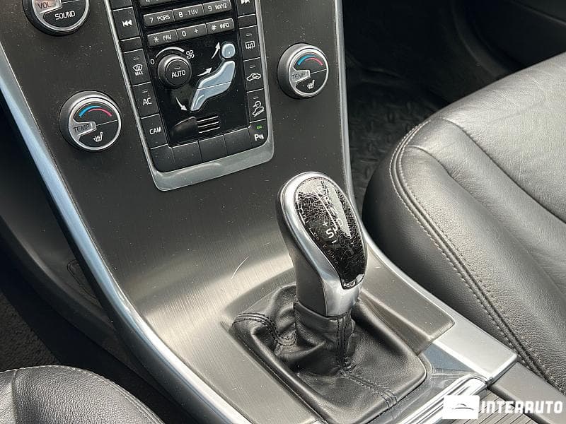 Volvo XC 60 2014 — Миниатюра 14