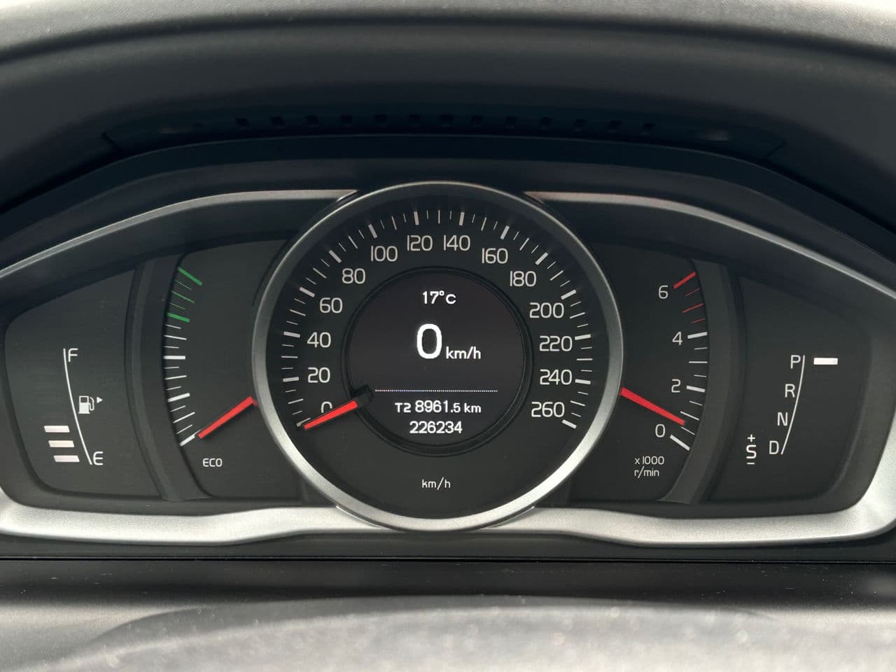 Volvo XC 60 2014 — Миниатюра 10