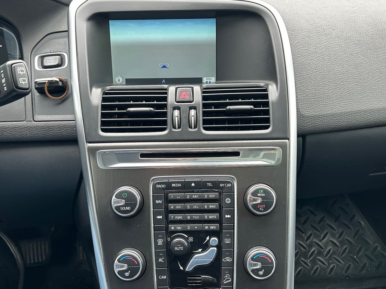 Volvo XC 60 2014 — Миниатюра 13