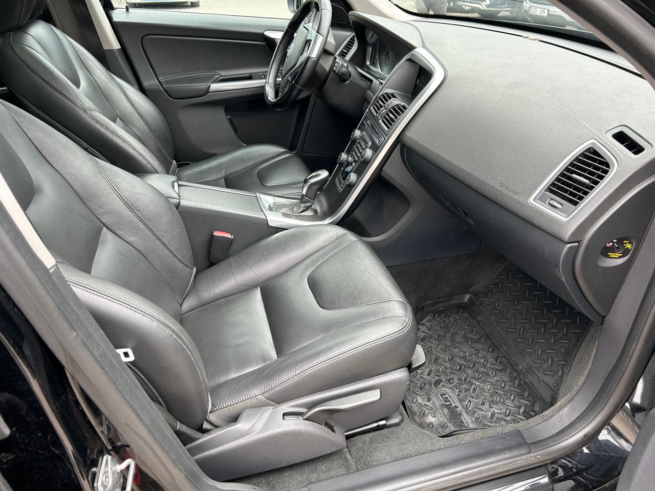 Volvo XC 60 2014 — Миниатюра 15