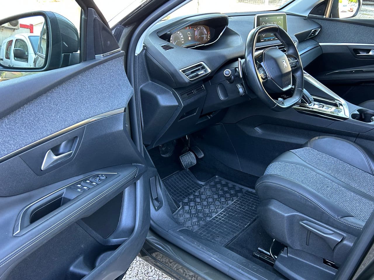 2018 Peugeot 3008 — Miniatură 7