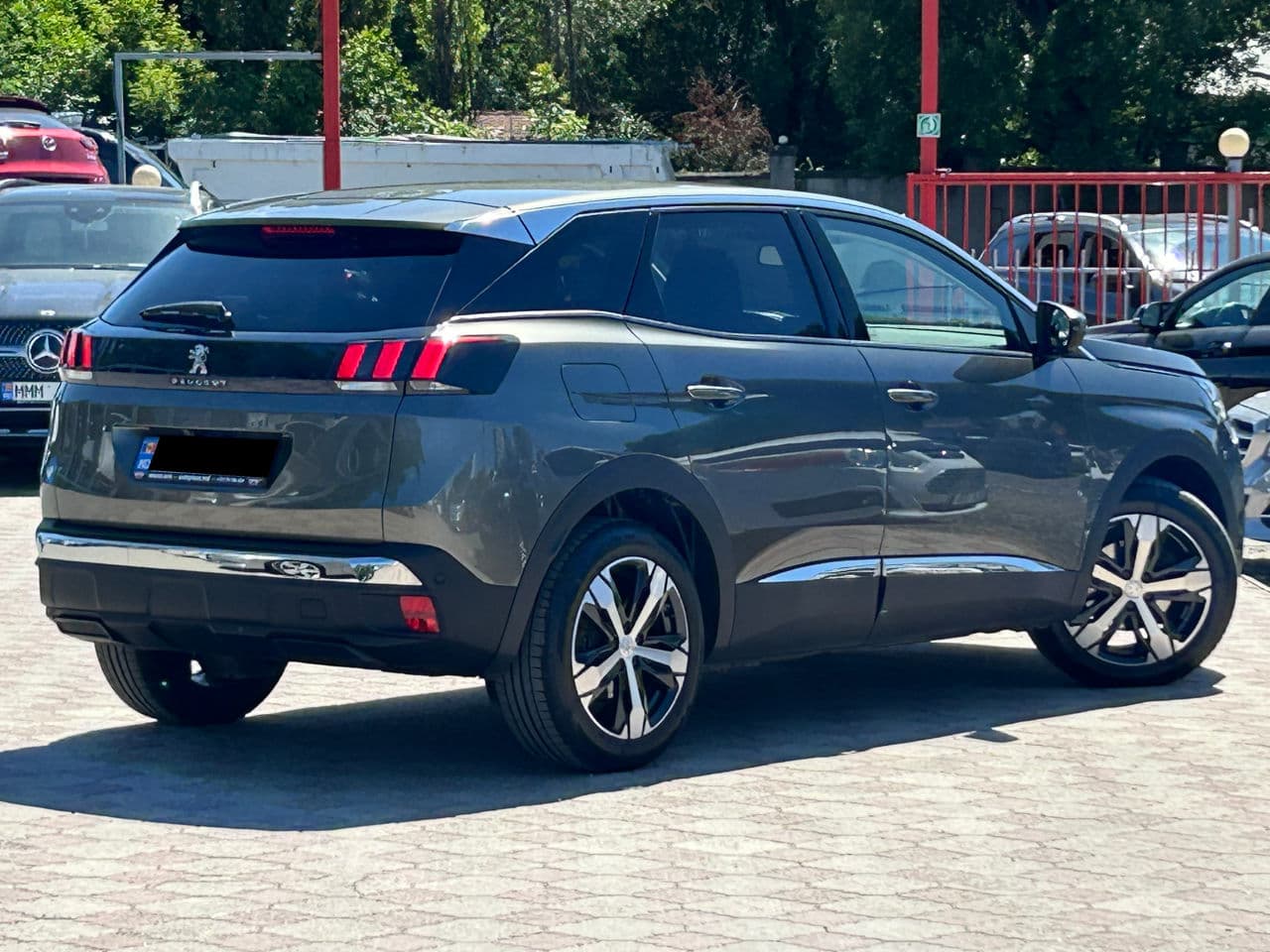 2018 Peugeot 3008 — Miniatură 3