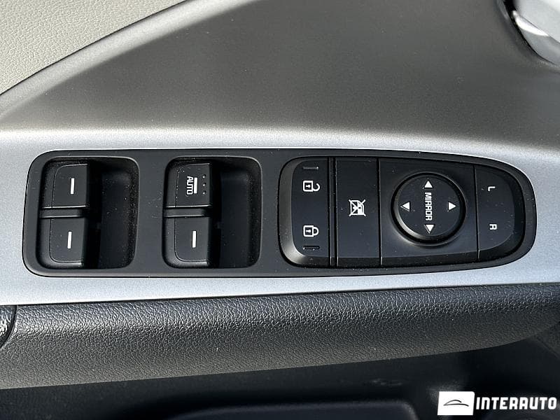 2019 Kia Niro — Miniatură 18