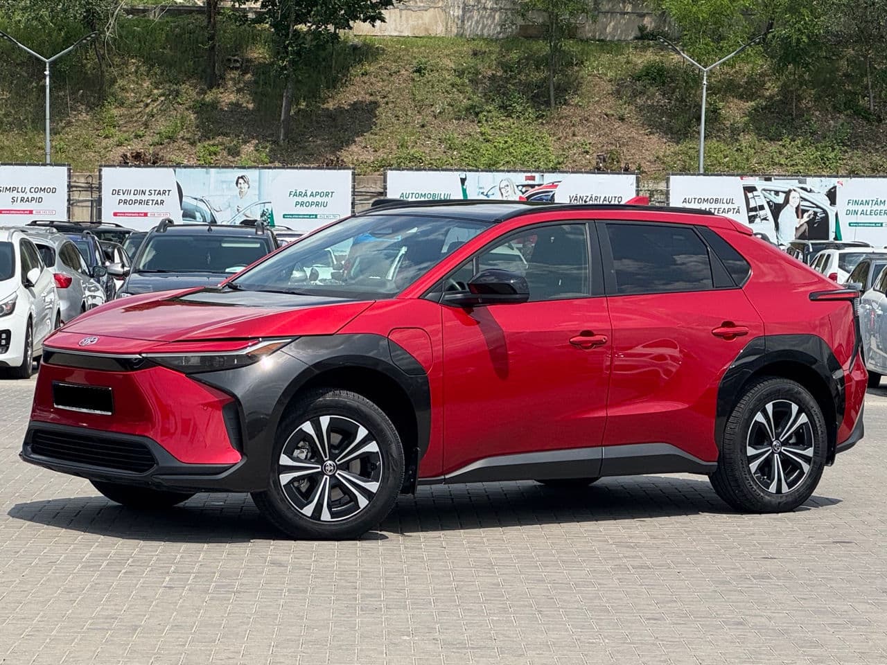 2023 Toyota bZ4X — Miniatură 2