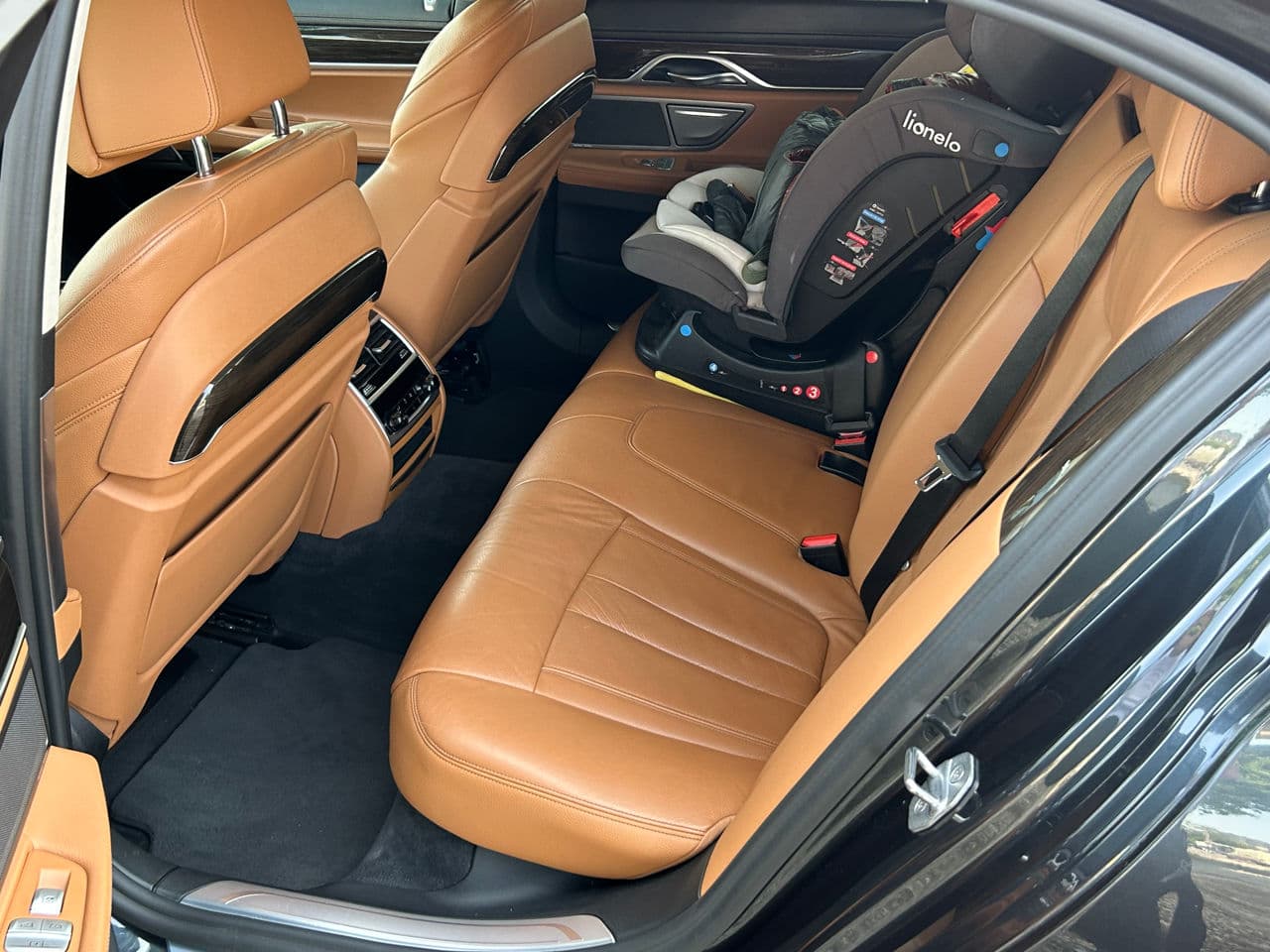 2017 BMW 740e — Miniatură 19