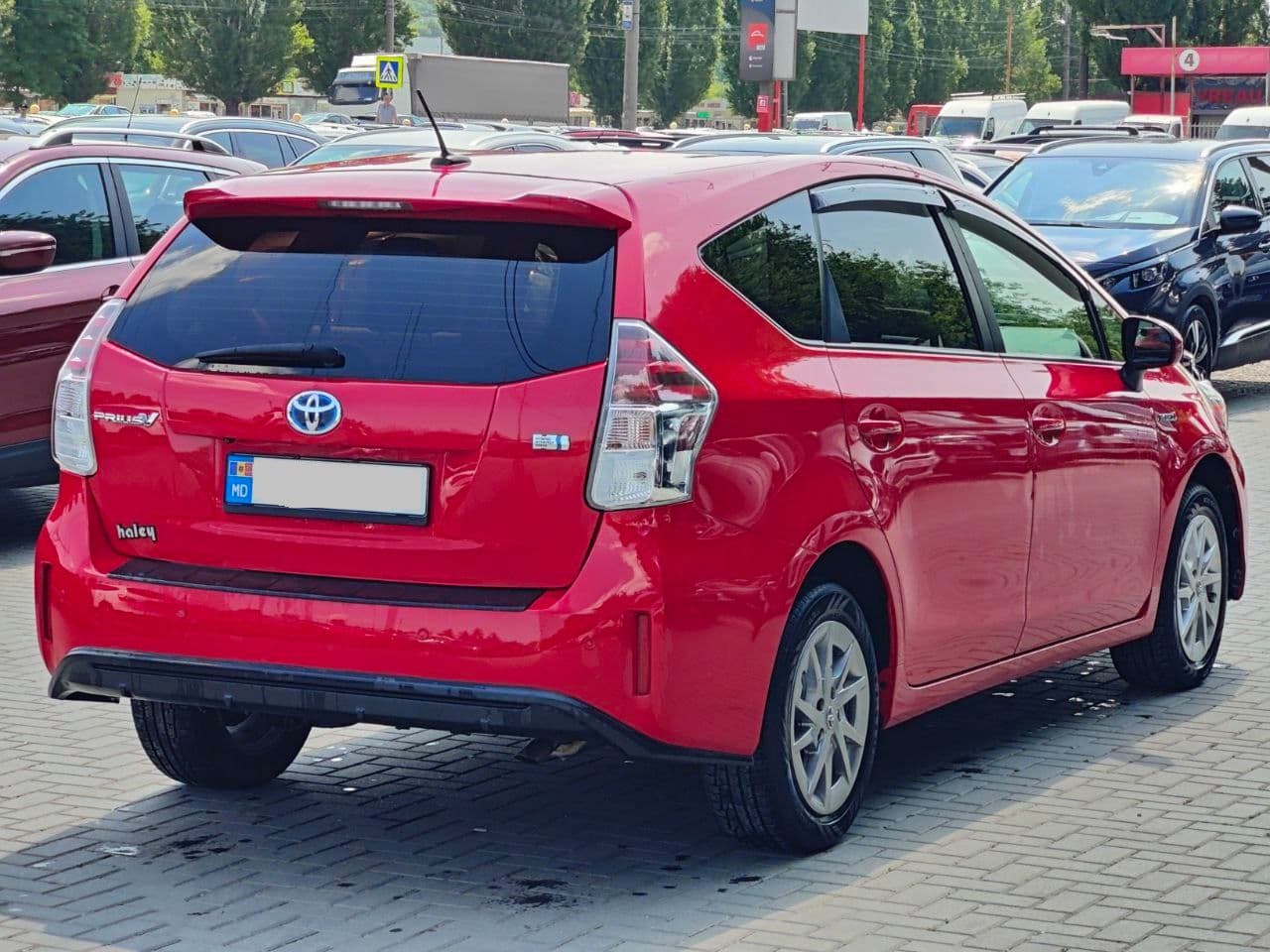 Toyota Prius Plus / V 2015 — Миниатюра 2