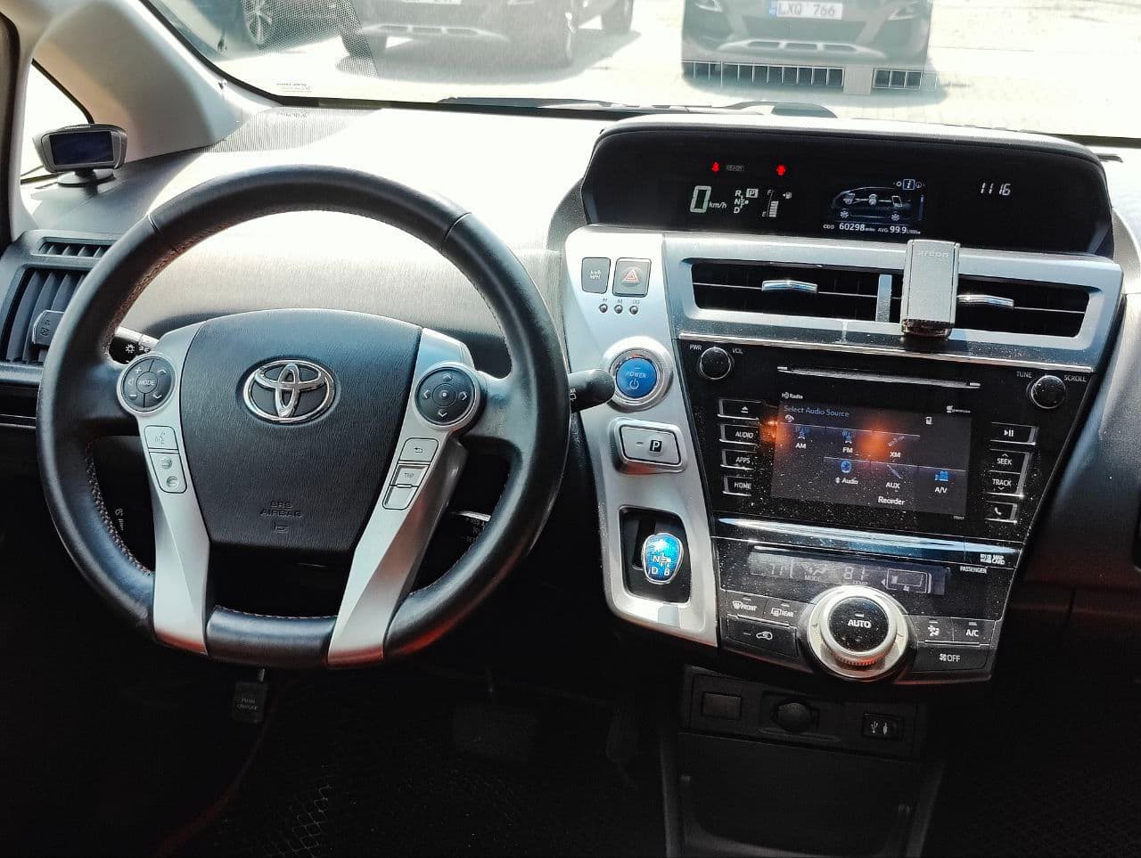 Toyota Prius Plus / V 2015 — Миниатюра 10