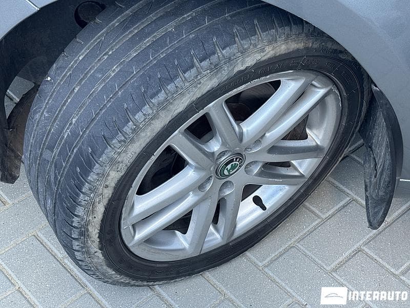 2010 Skoda Superb — Miniatură 16