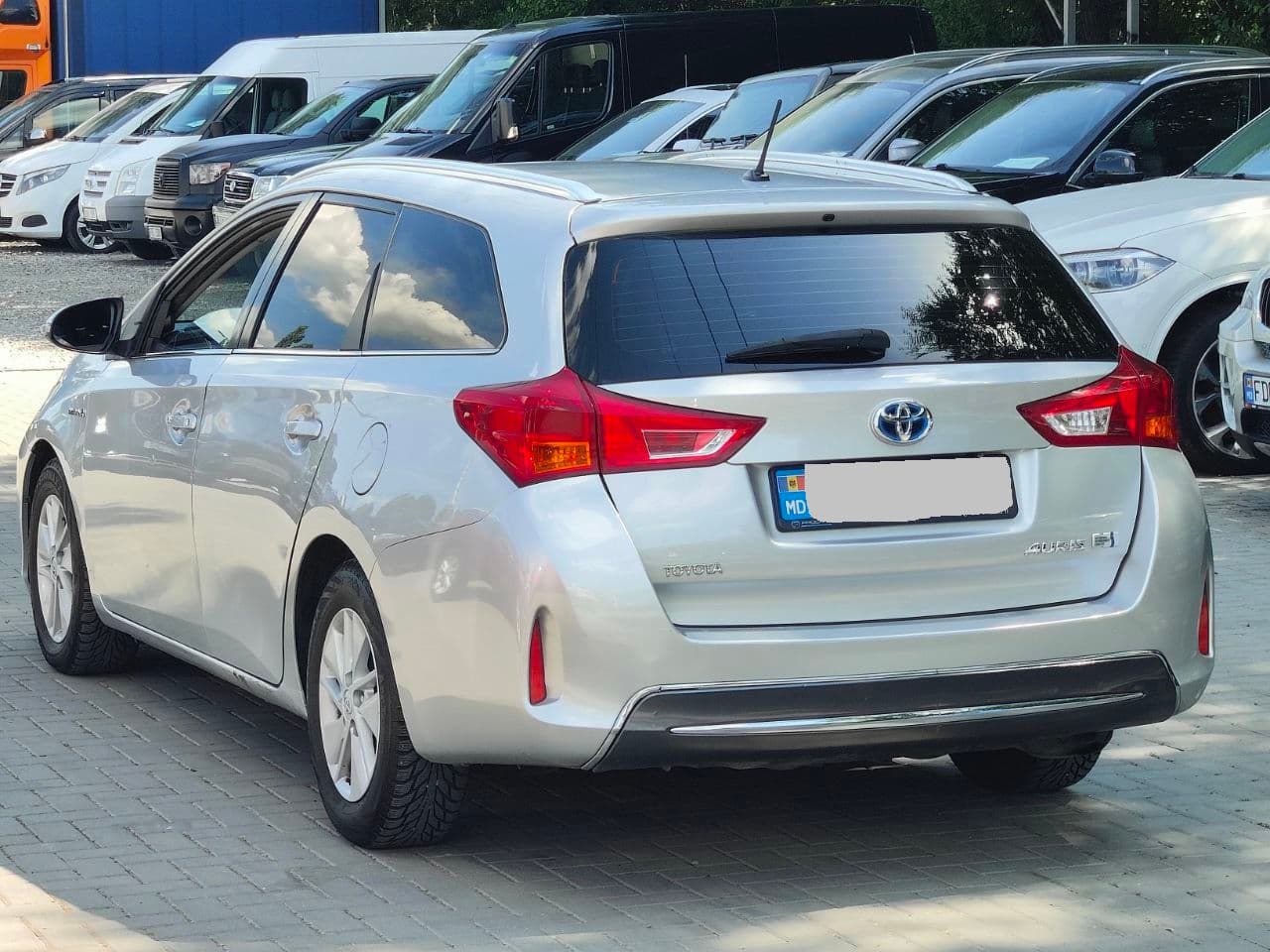 2013 Toyota Auris — Miniatură 4