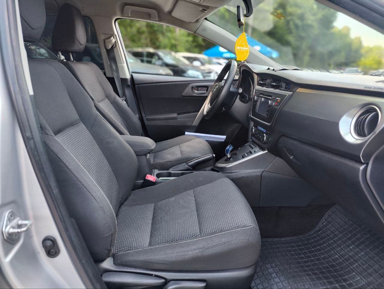 2013 Toyota Auris — Miniatură 7