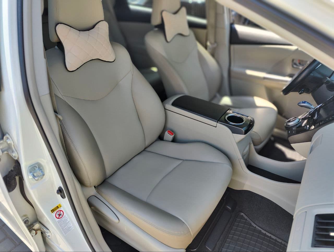 2014 Toyota Prius Plus / V — Miniatură 8