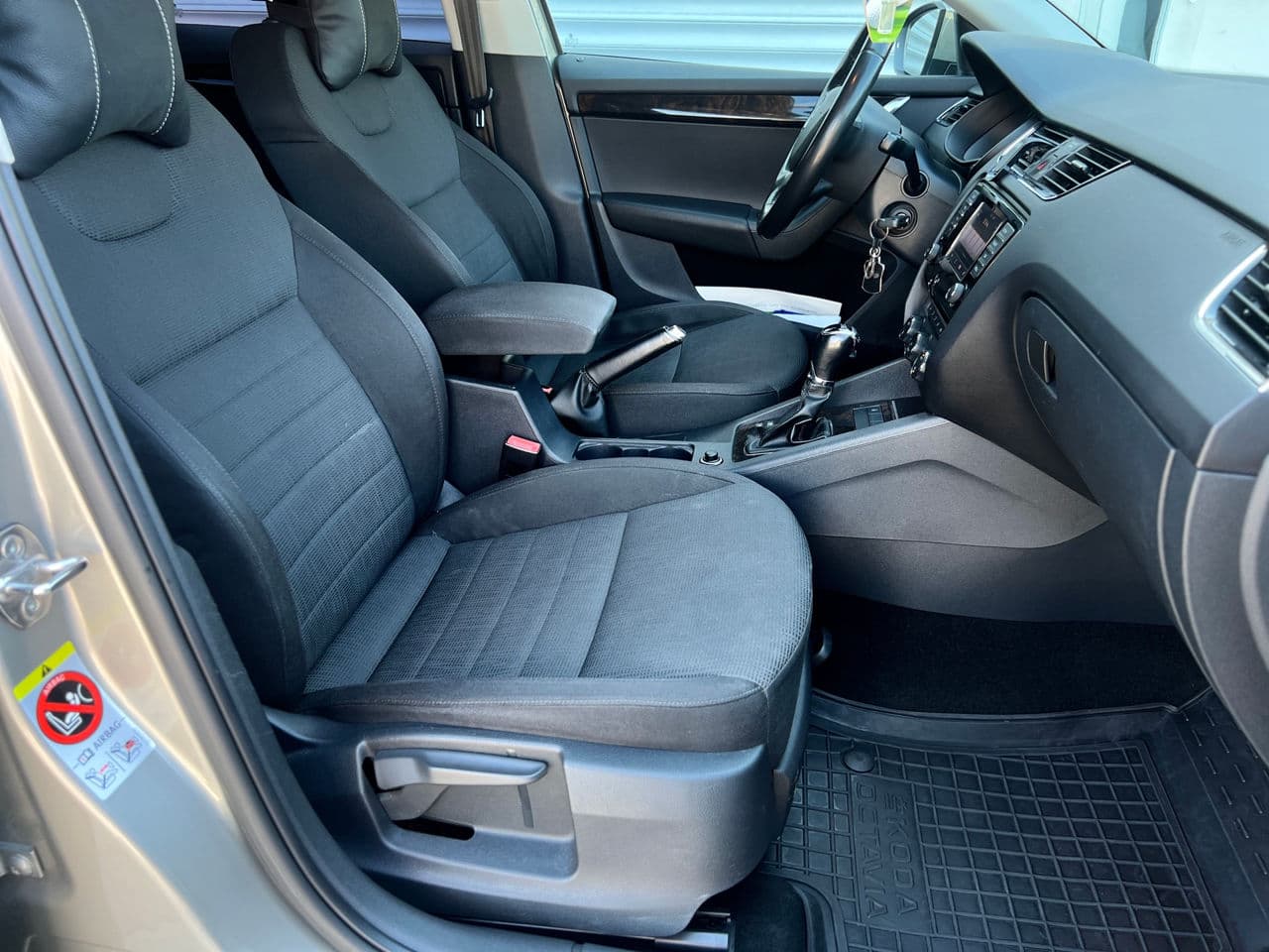 2013 Skoda Octavia — Miniatură 17