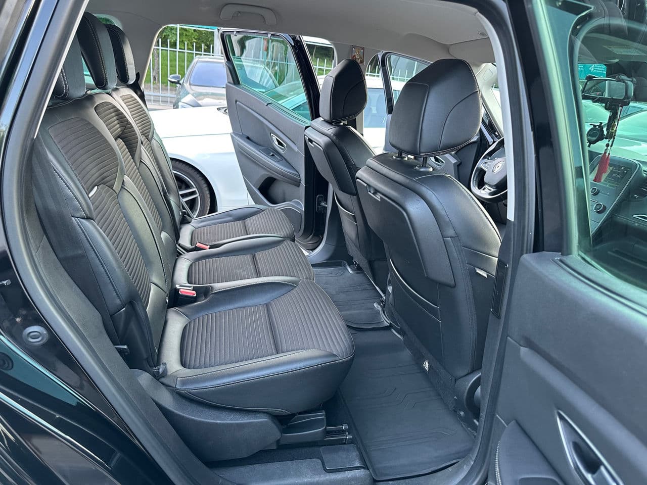 2019 Renault Grand Scenic — Miniatură 17