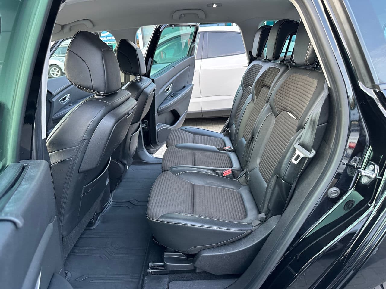 2019 Renault Grand Scenic — Miniatură 16