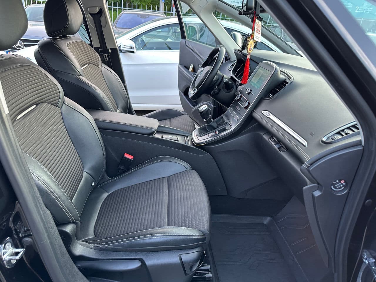 2019 Renault Grand Scenic — Miniatură 5