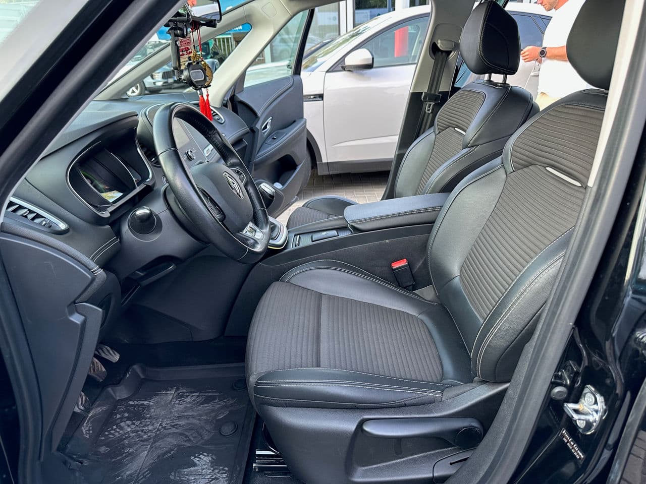 2019 Renault Grand Scenic — Miniatură 6
