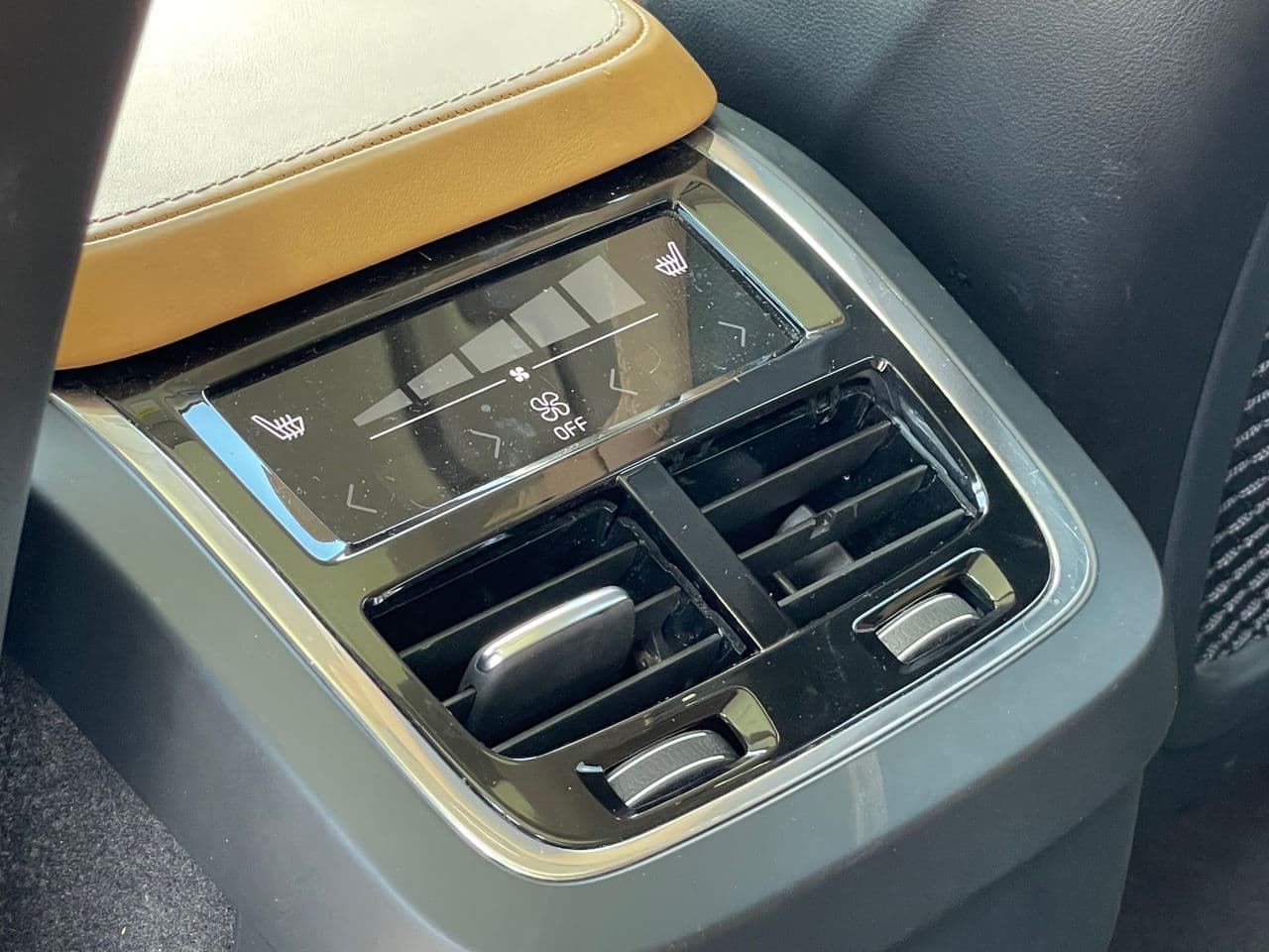 2015 Volvo XC 90 — Miniatură 16