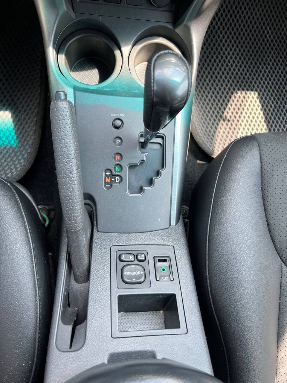 2011 Toyota Rav-4 — Miniatură 13