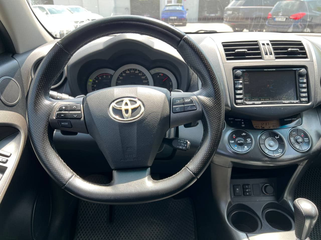 2011 Toyota Rav-4 — Miniatură 9