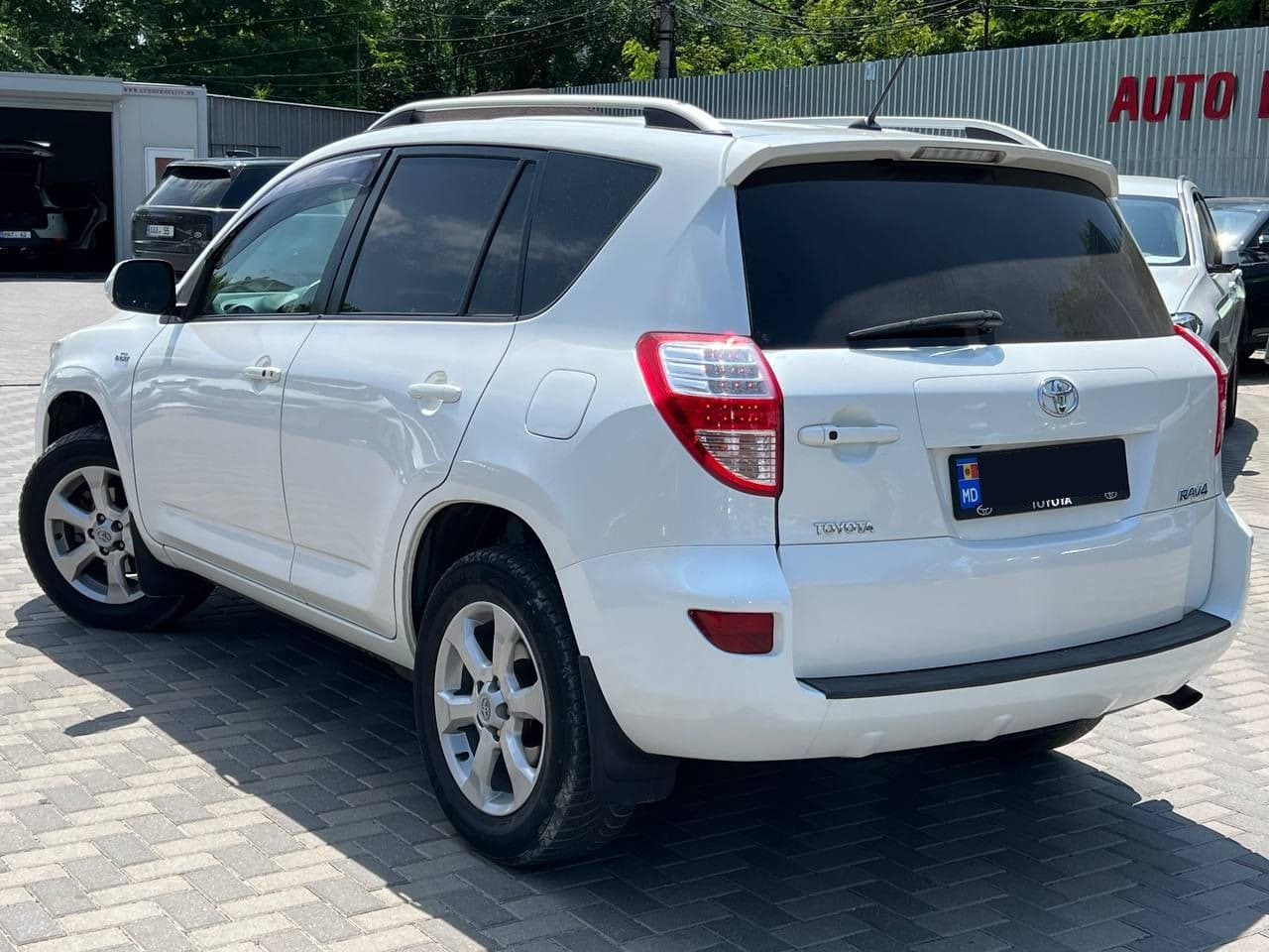 2011 Toyota Rav-4 — Miniatură 2