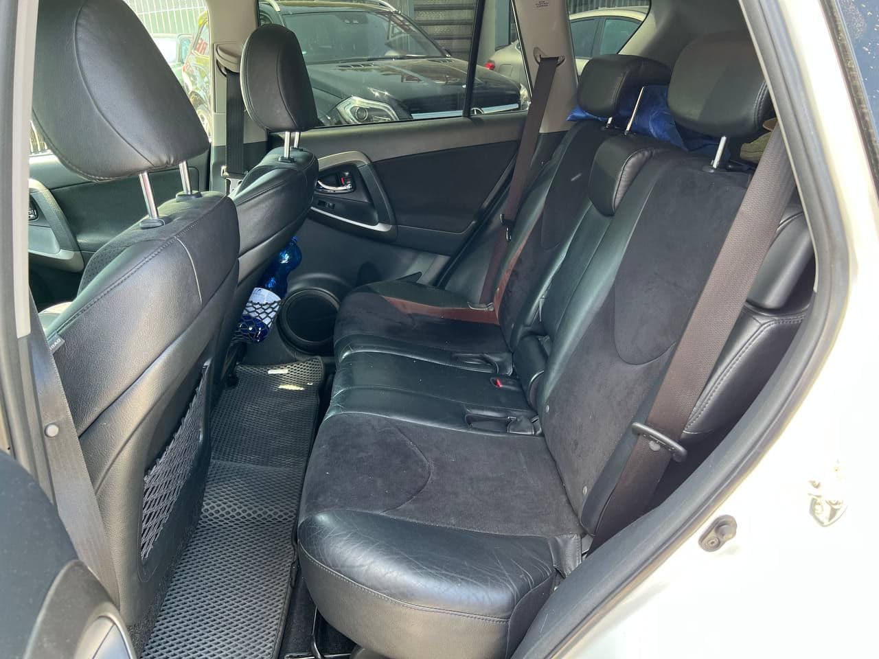 2011 Toyota Rav-4 — Miniatură 17