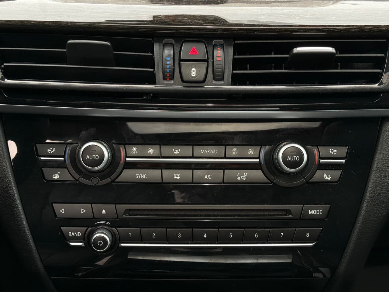 BMW X5 4.0e 2017 — Миниатюра 18