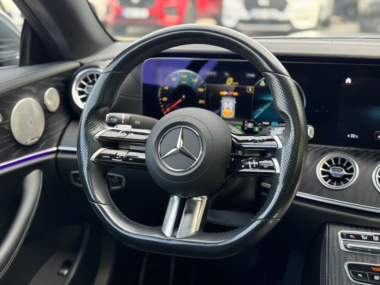 2021 Mercedes E 300 — Miniatură 10