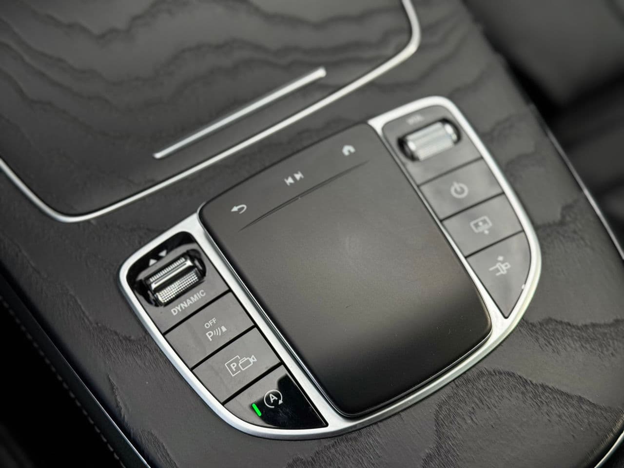 2021 Mercedes E 300 — Miniatură 18