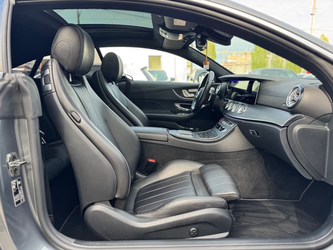 2021 Mercedes E 300 — Miniatură 19