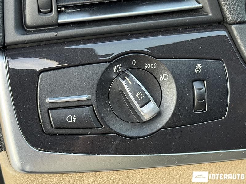 2013 BMW 520 — Miniatură 18