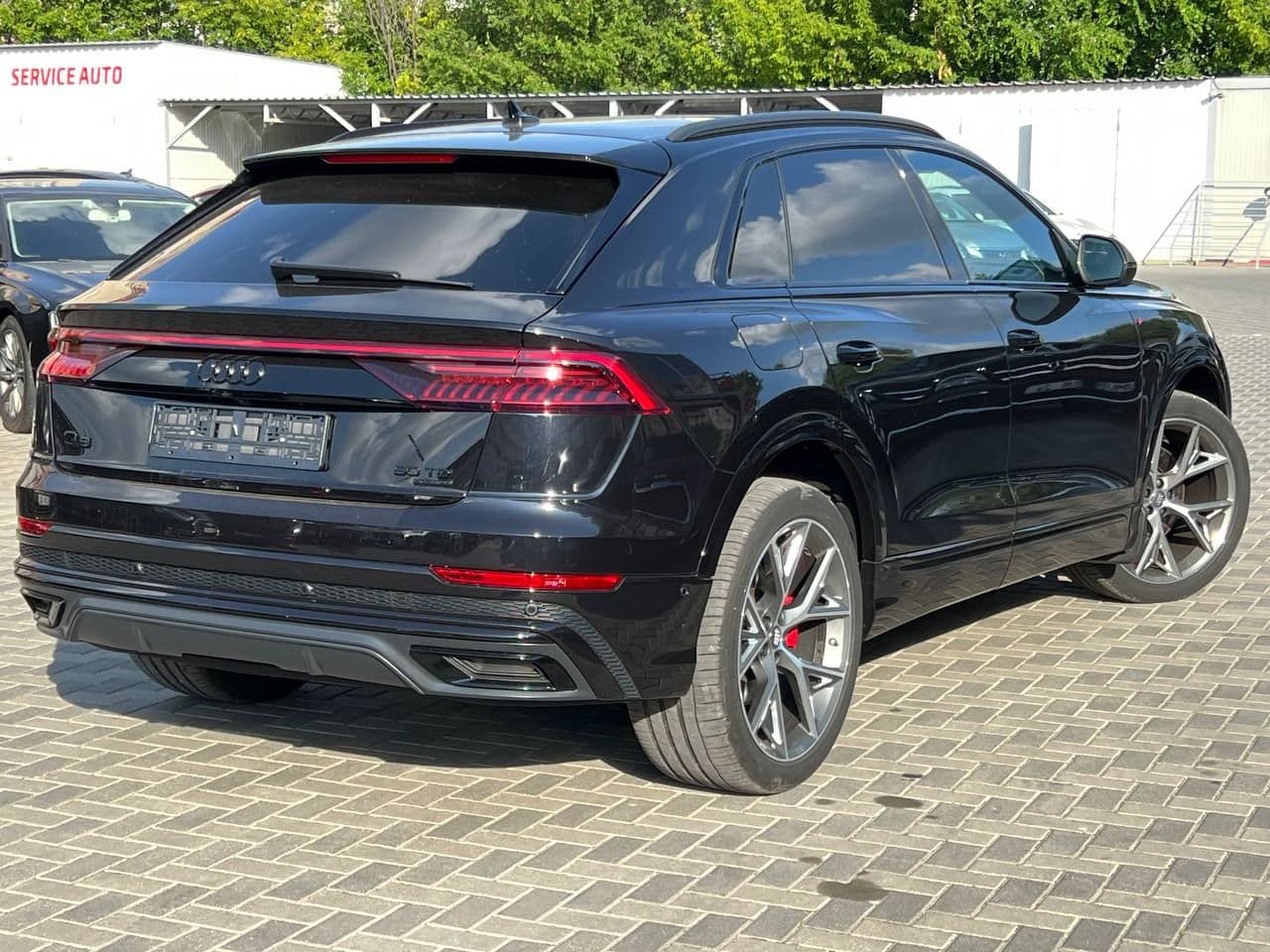 2019 Audi Q8 — Miniatură 2