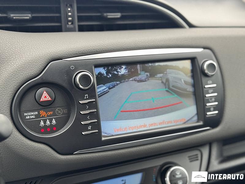 2019 Toyota Yaris — Miniatură 11