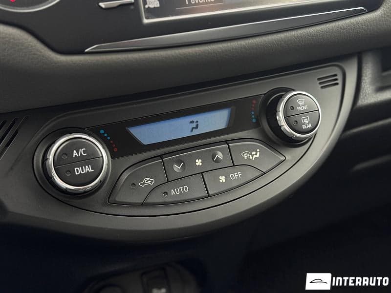2019 Toyota Yaris — Miniatură 12