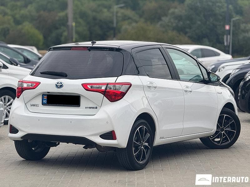 2019 Toyota Yaris — Miniatură 3