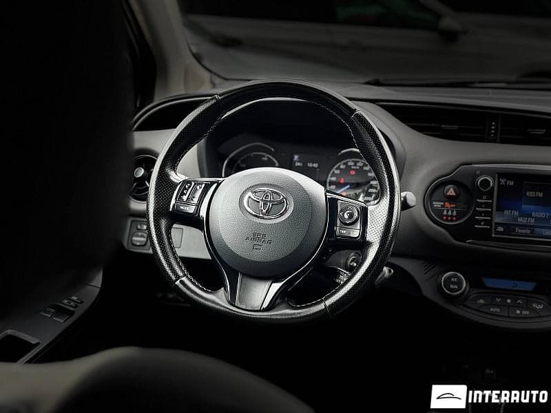 2019 Toyota Yaris — Miniatură 7