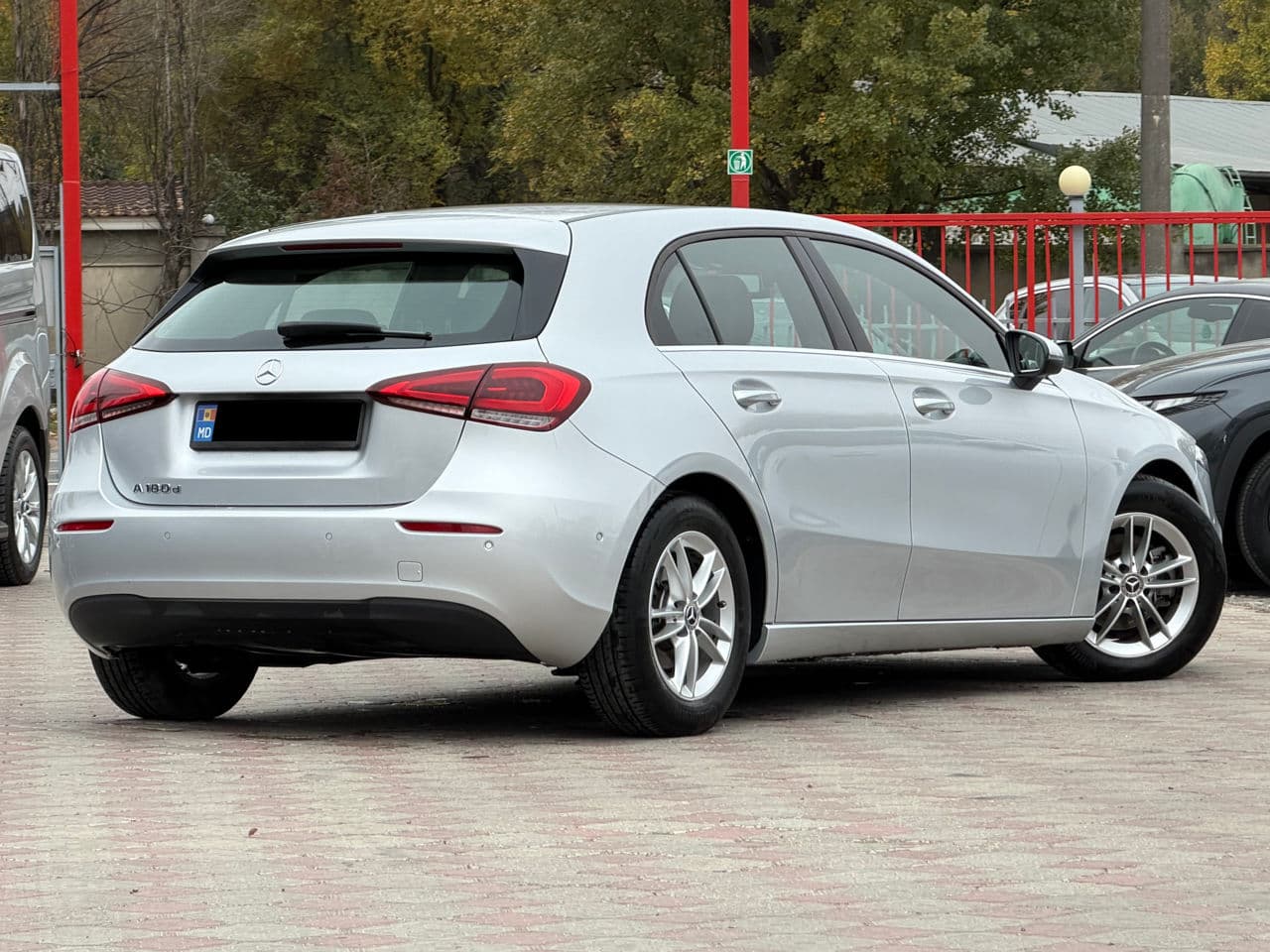 2019 Mercedes A 180 — Miniatură 2