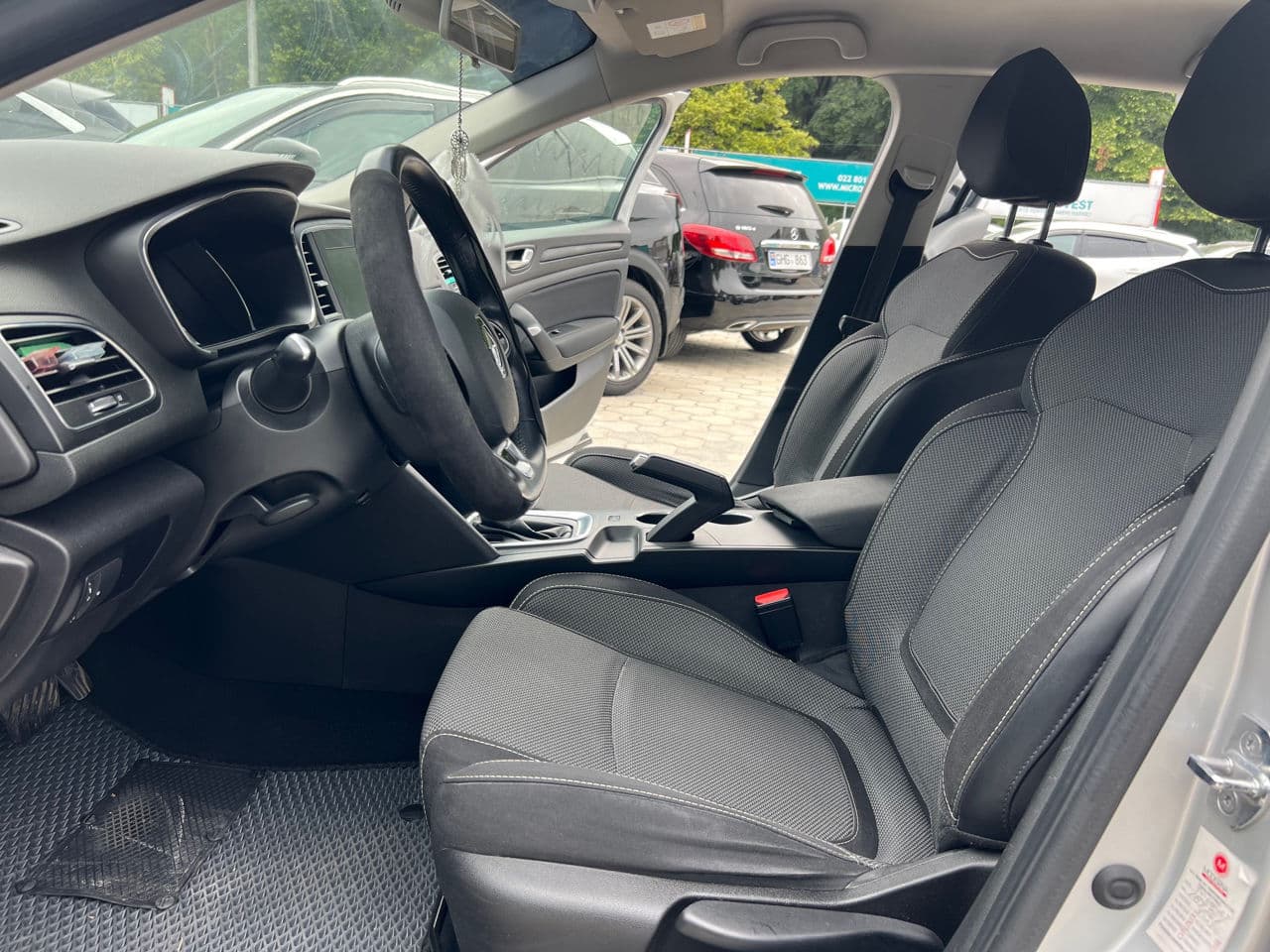 2018 Renault Megane — Miniatură 5