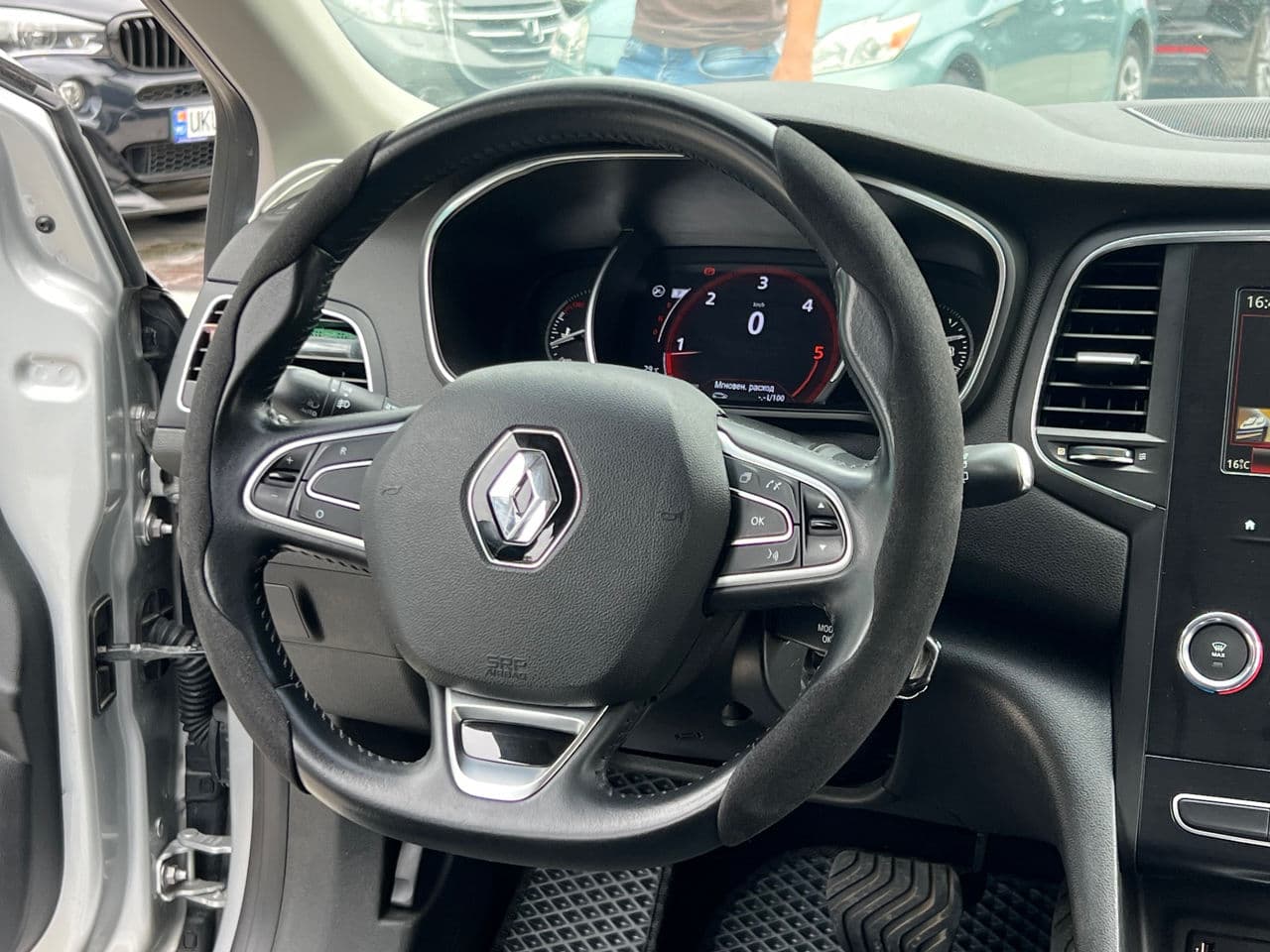 2018 Renault Megane — Miniatură 10