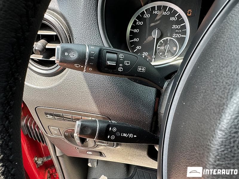 2015 Mercedes Vito — Miniatură 12