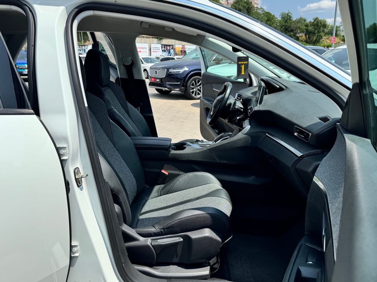 2019 Peugeot 3008 — Miniatură 15