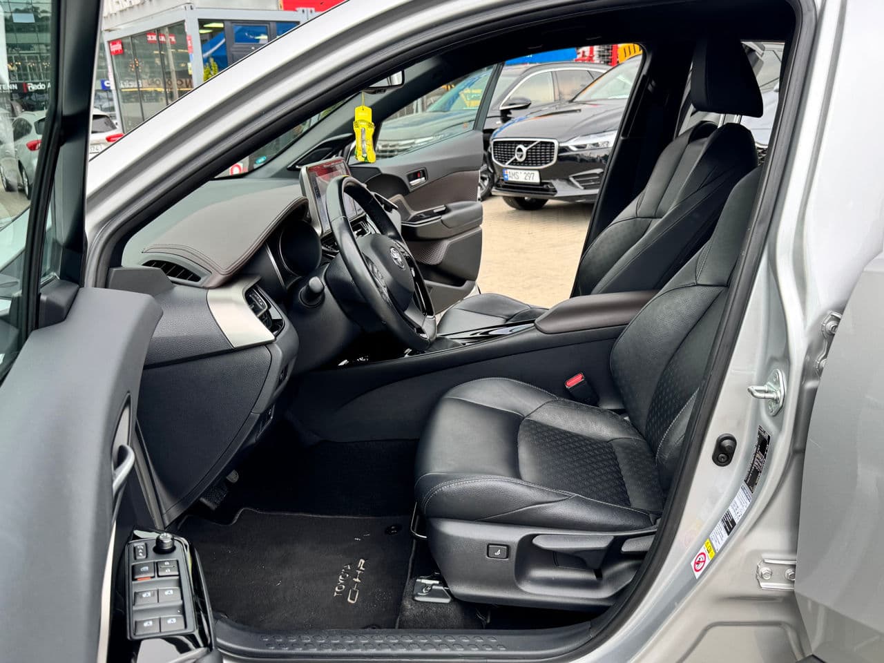 2019 Toyota C-HR — Miniatură 5