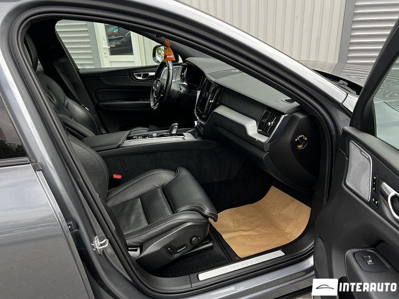Volvo XC 60 2021 — Миниатюра 5