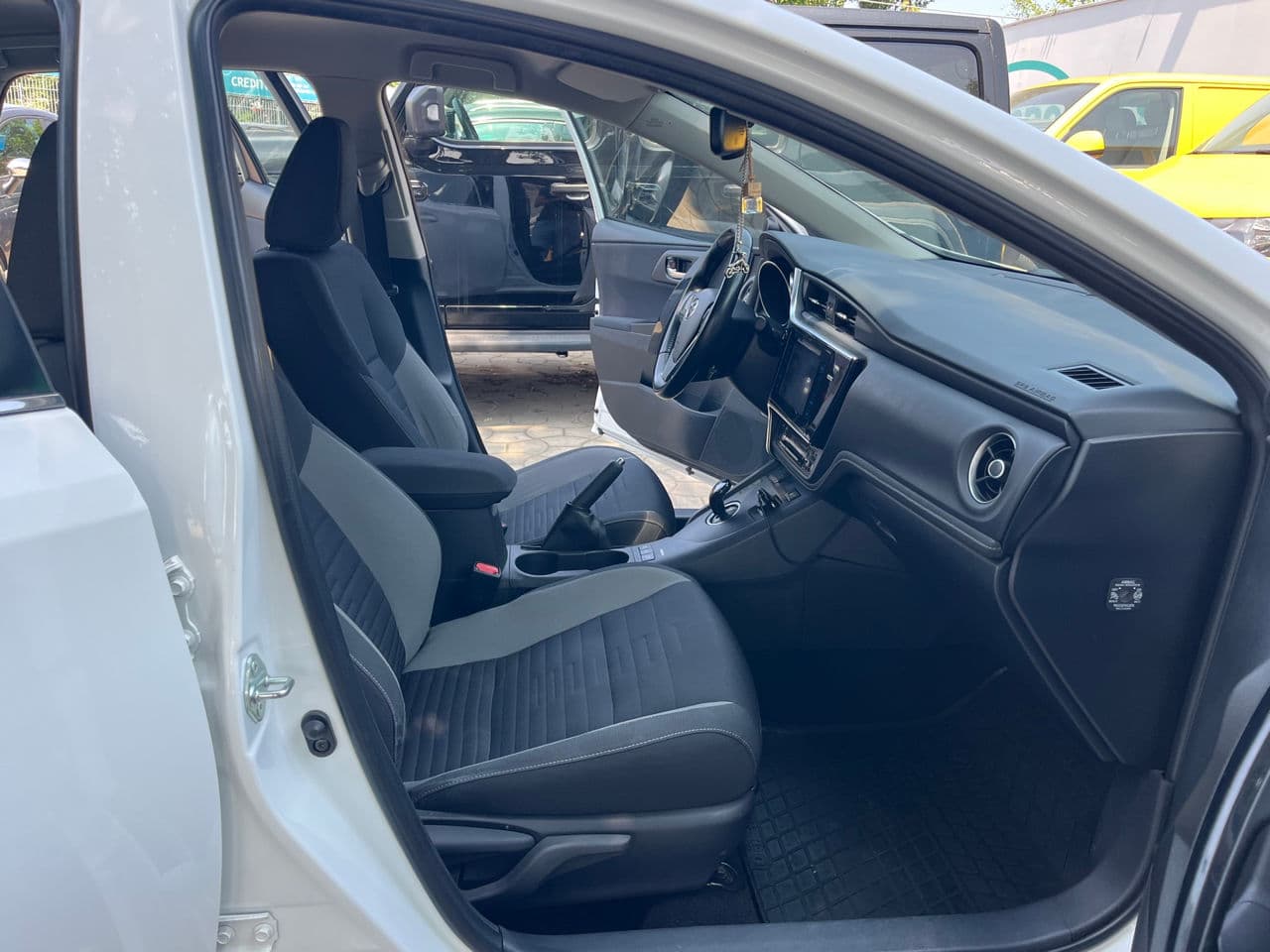 2018 Toyota Auris — Miniatură 16