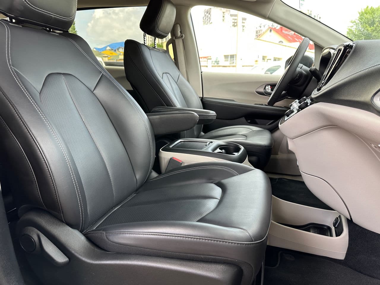 2023 Chrysler Pacifica — Miniatură 18