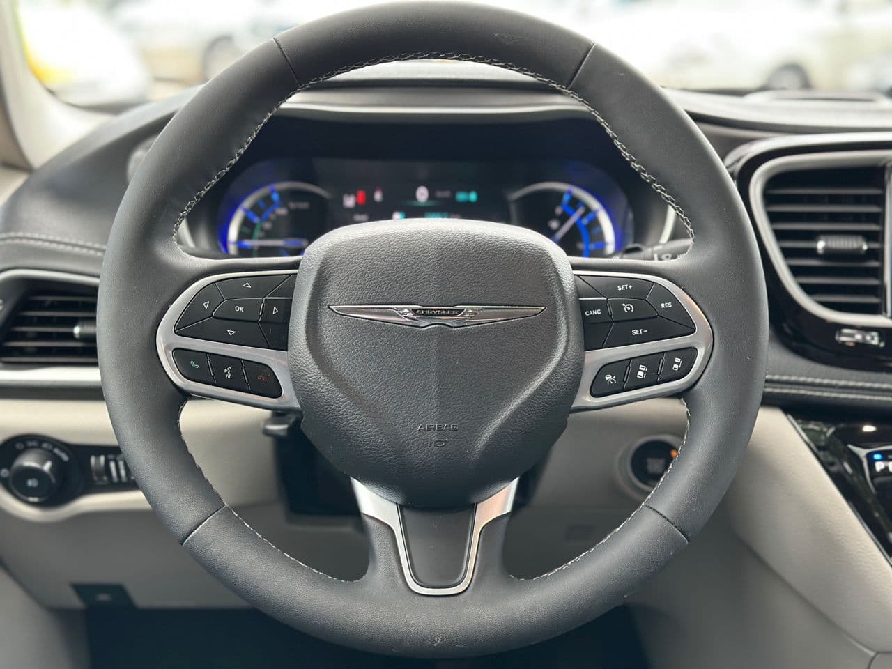 2023 Chrysler Pacifica — Miniatură 11