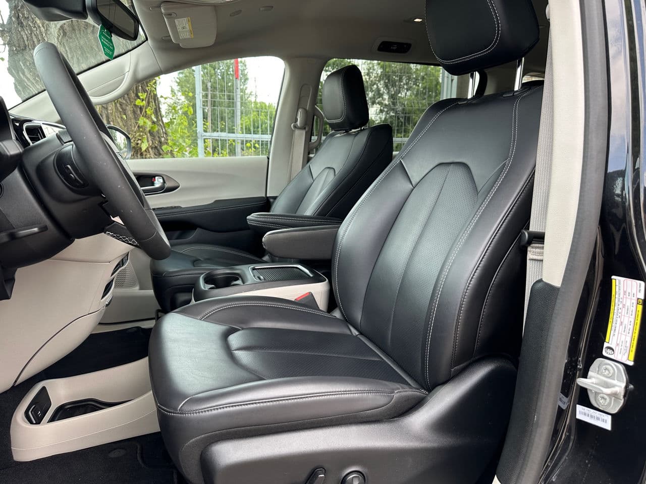 2023 Chrysler Pacifica — Miniatură 7