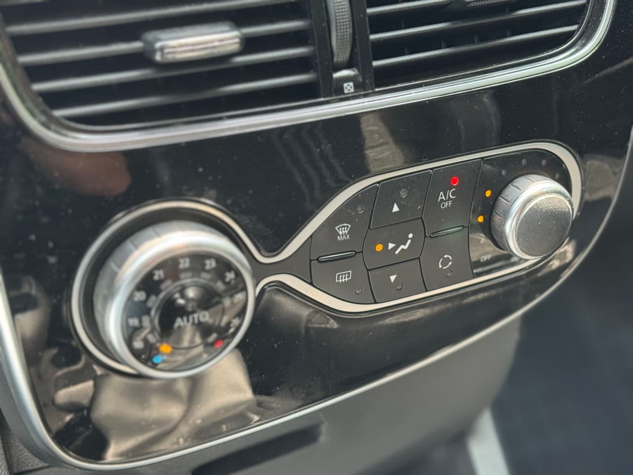 Renault Clio 2019 — Миниатюра 12