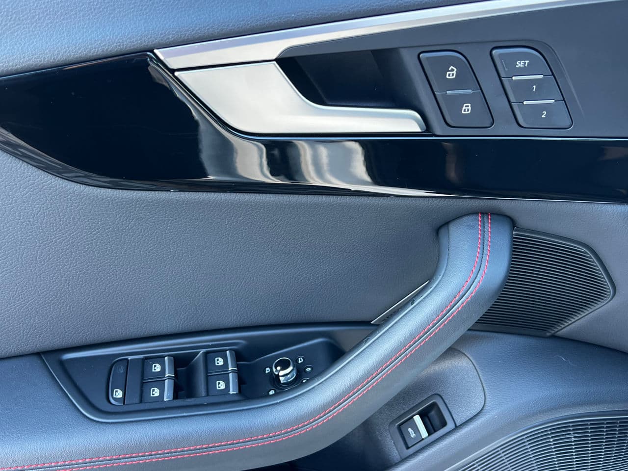 Audi A4 2018 — Миниатюра 18