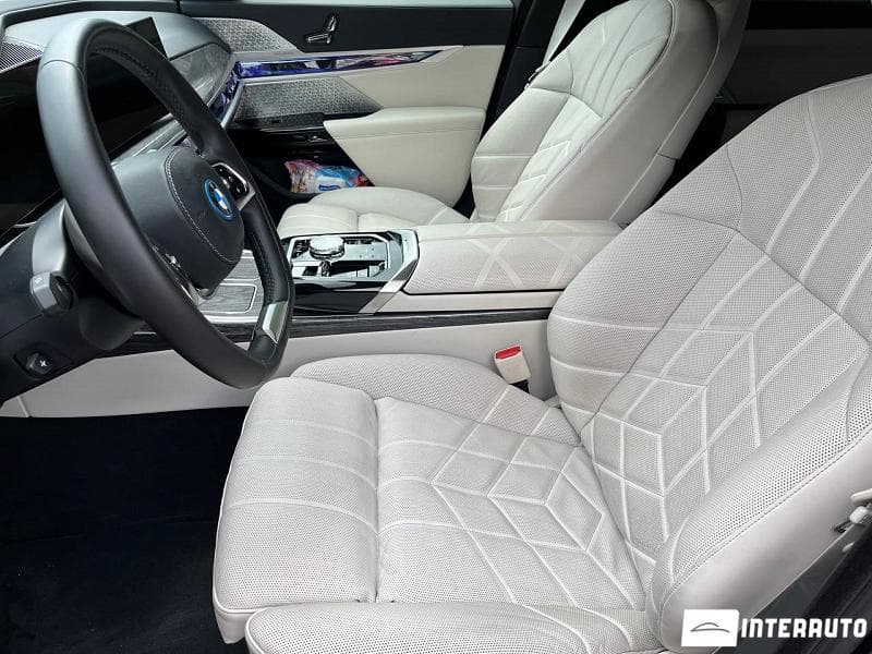 BMW i7 XDrive60 2024 — Миниатюра 6