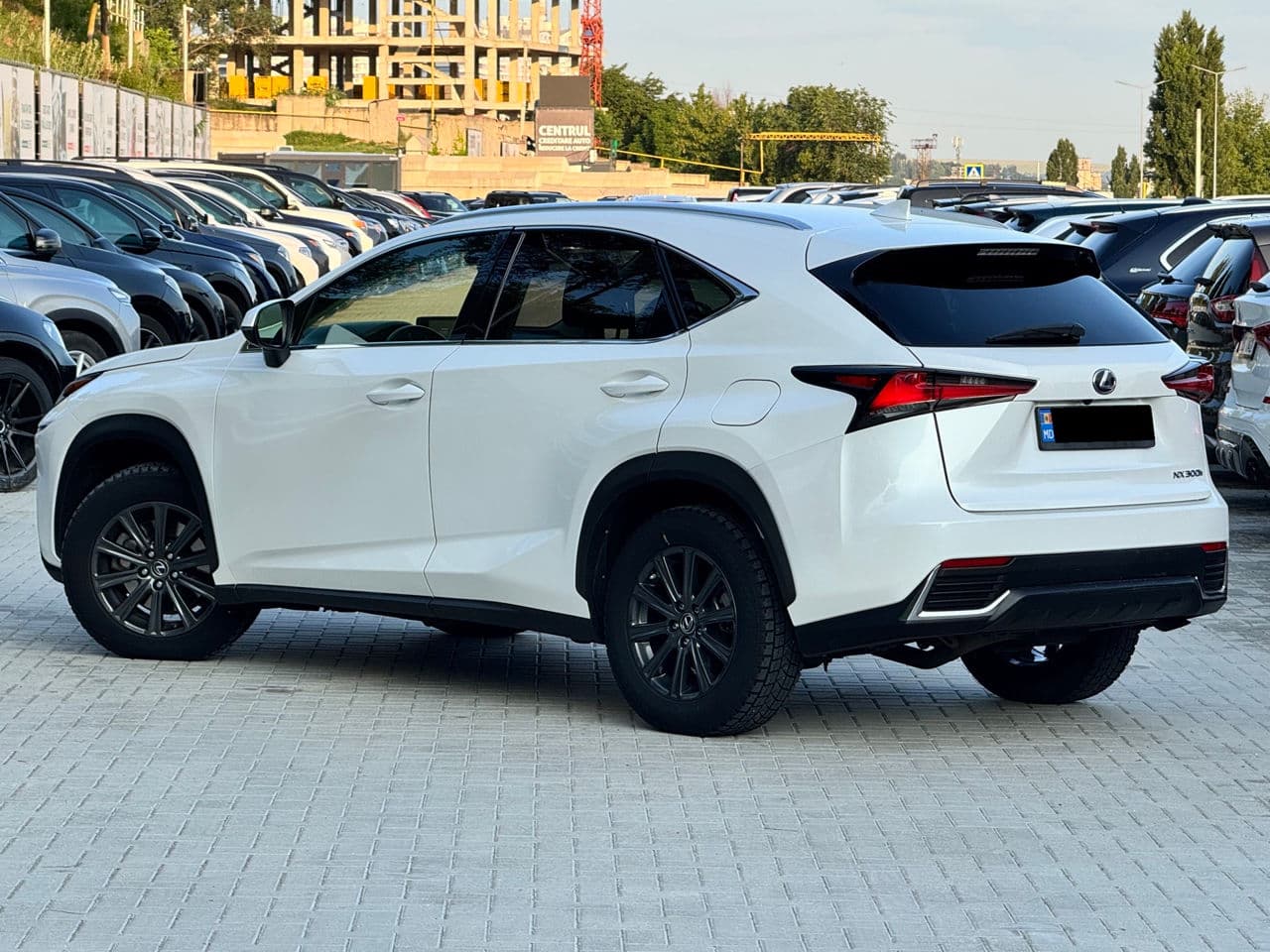 Lexus NX 300H 2018 — Миниатюра 4